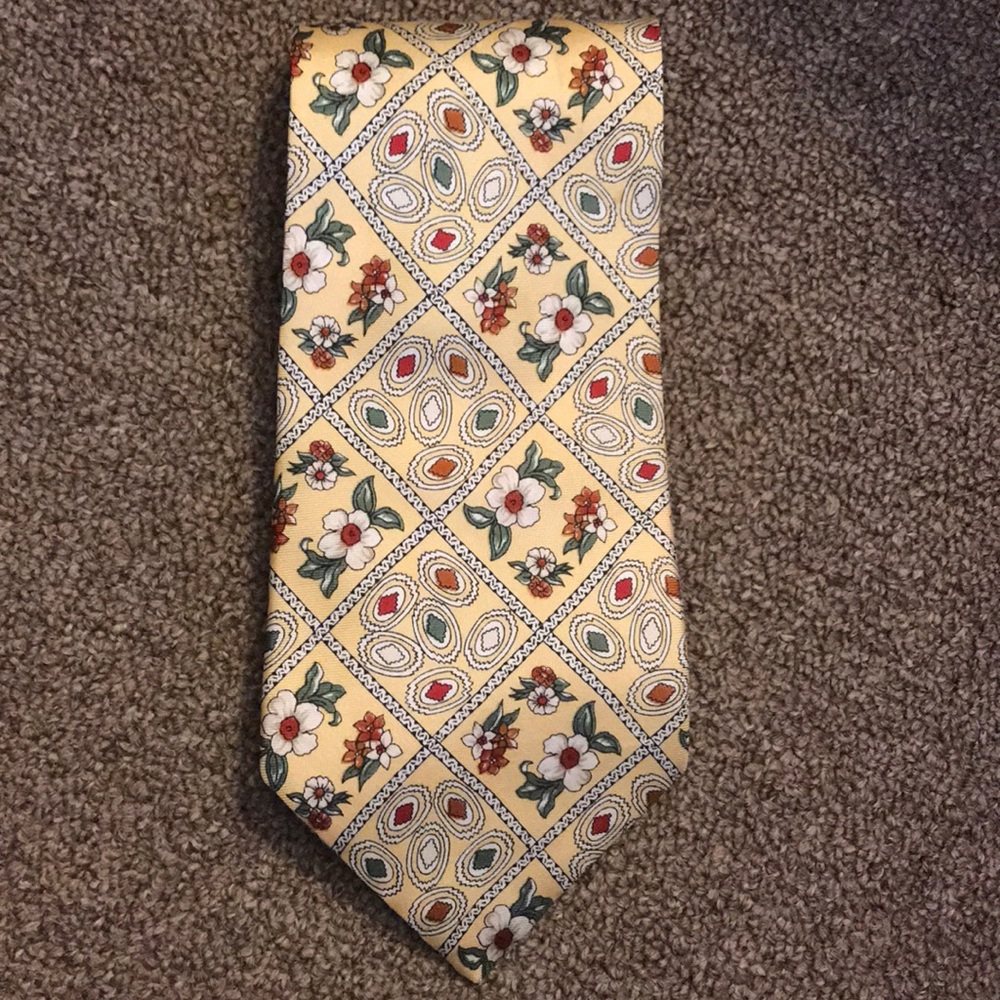 Silk Accents Silk Tie - Pale Yellow Floral
